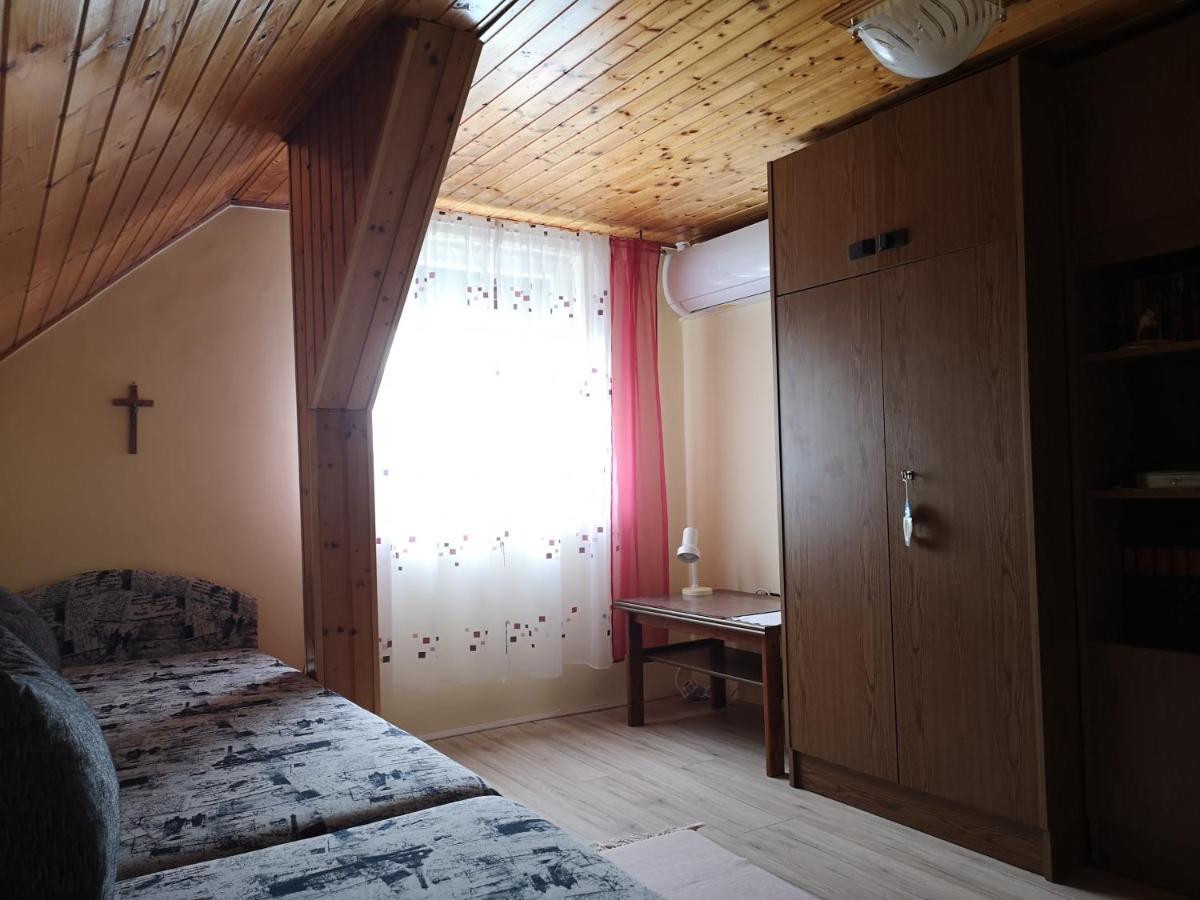 Szabo Vendeghaz Hotel Siklós Buitenkant foto